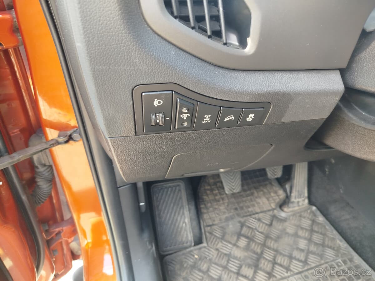 2010 Kia SPORTAGE - 11