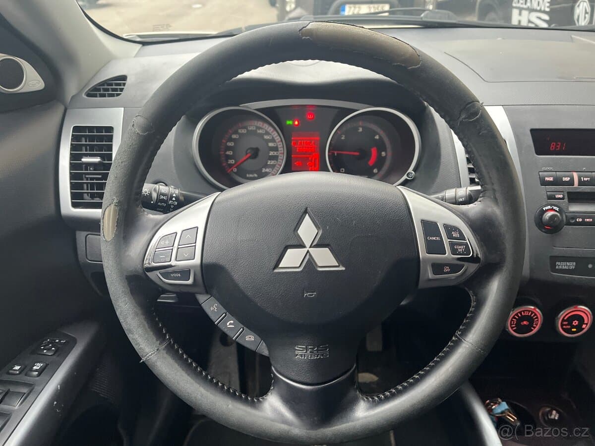 2008 Mitsubishi OUTLANDER - 11