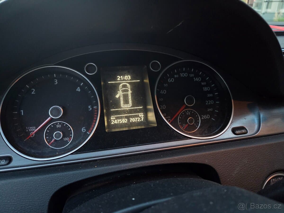 2013 Volkswagen PASSAT - 11