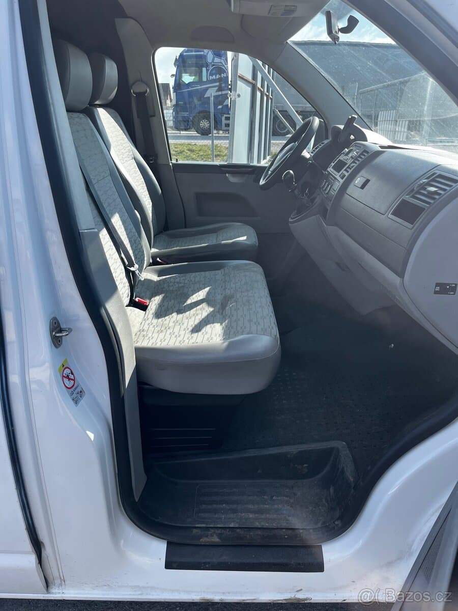 2010 Volkswagen TRANSPORTER - 11