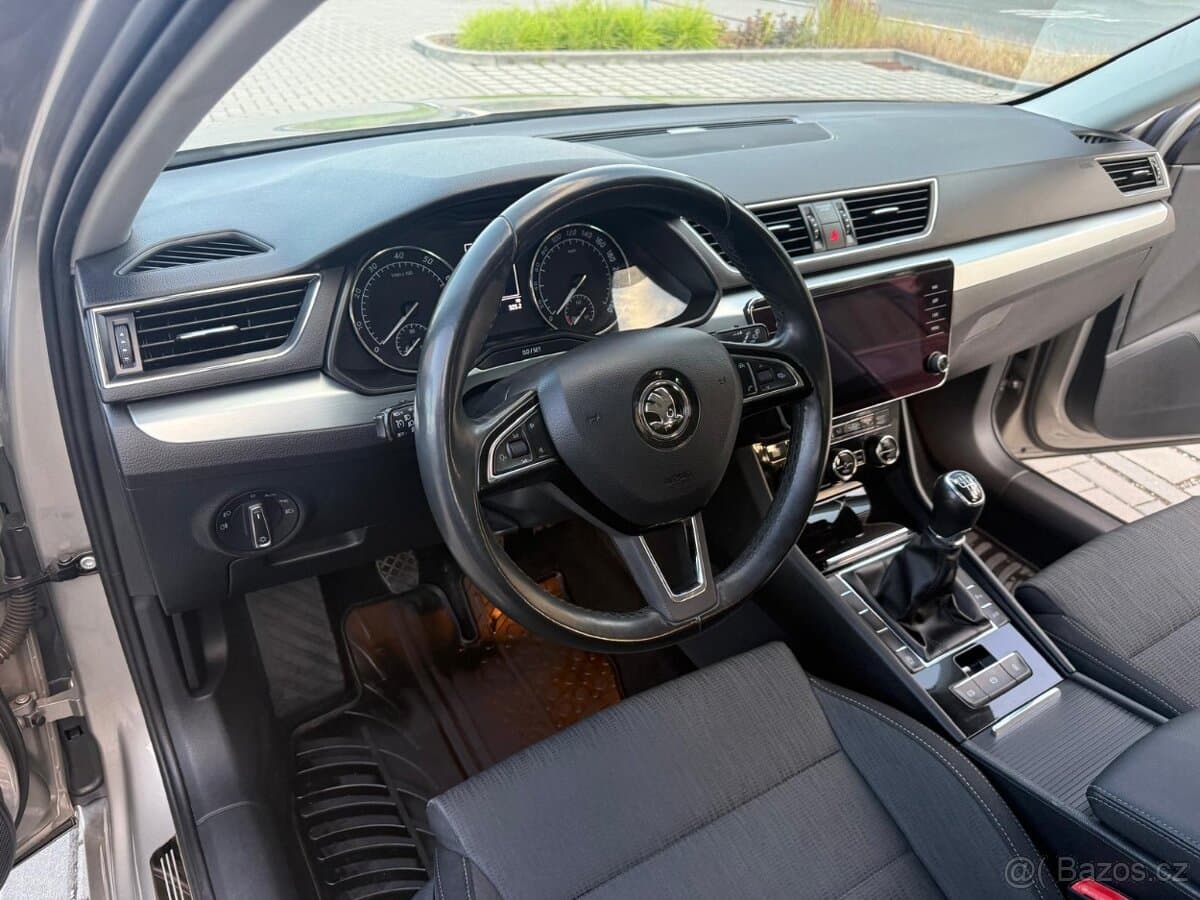 2018 Škoda SUPERB - 11