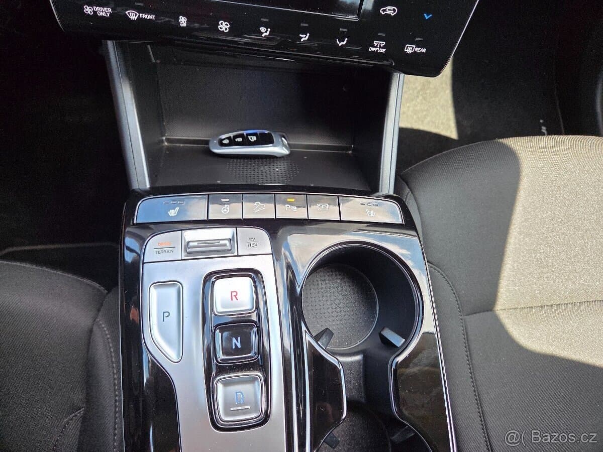 2022 Hyundai TUCSON - 11