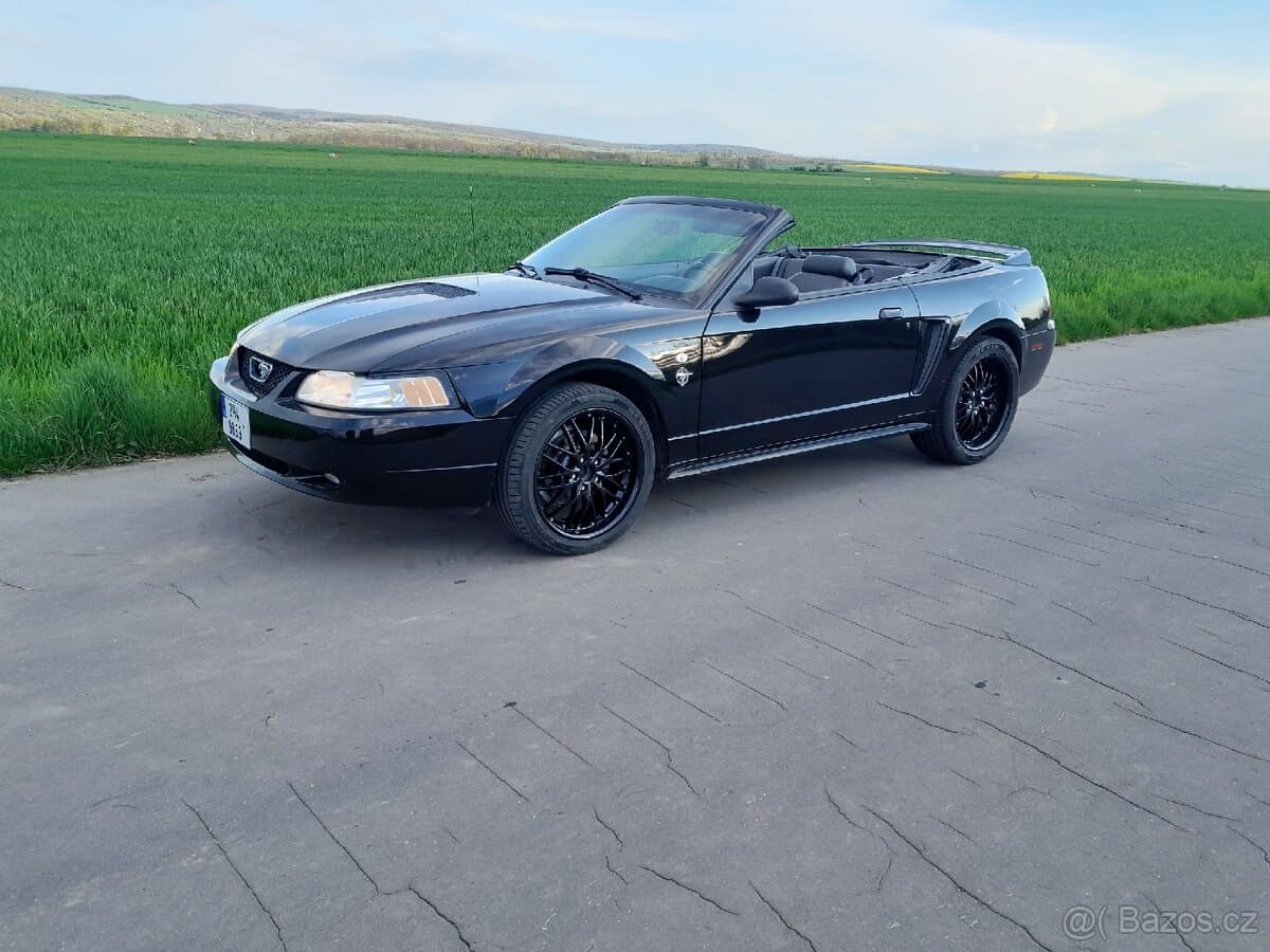 1999 Ford MUSTANG - 11