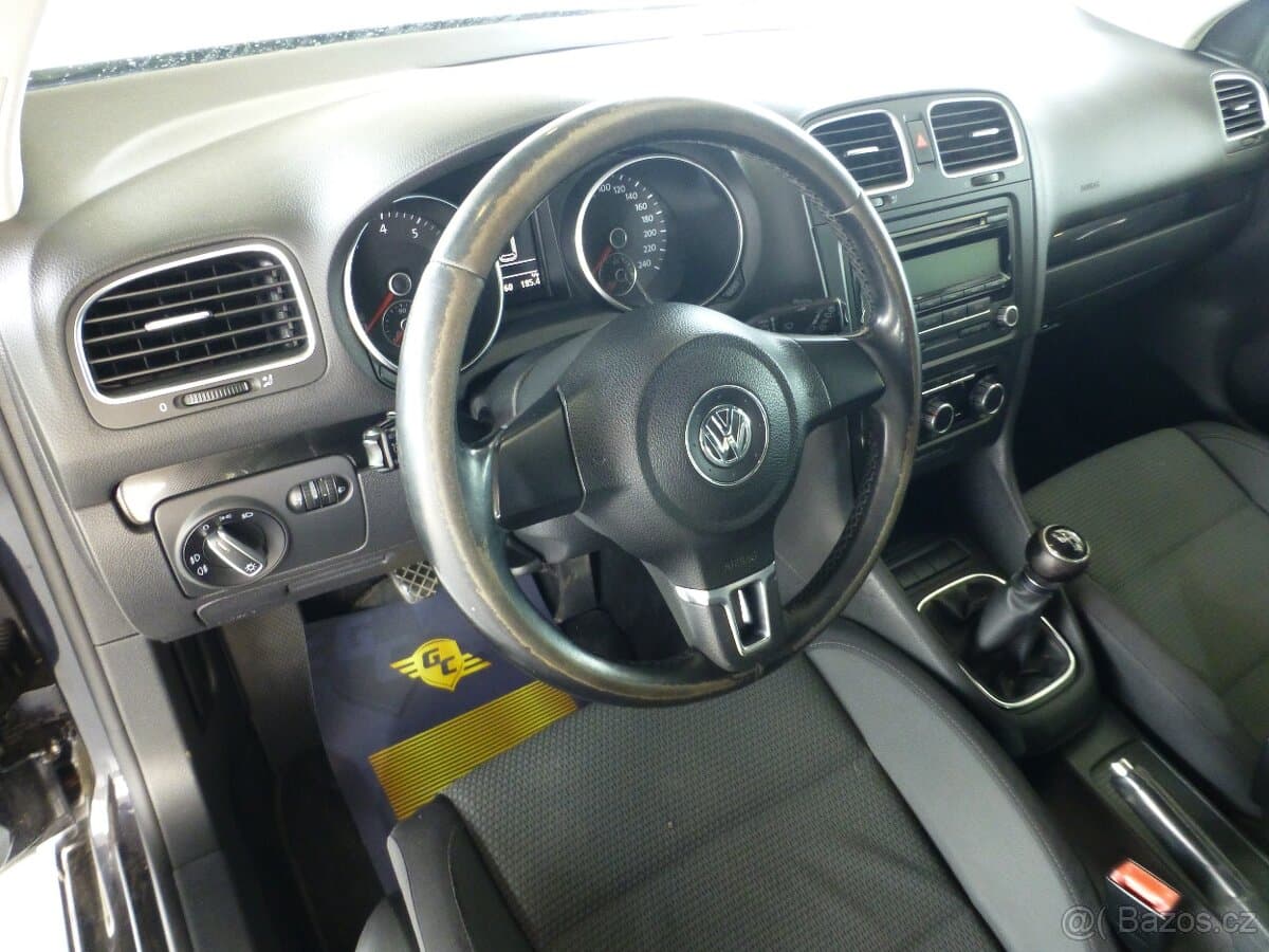 2011 Volkswagen GOLF - 11