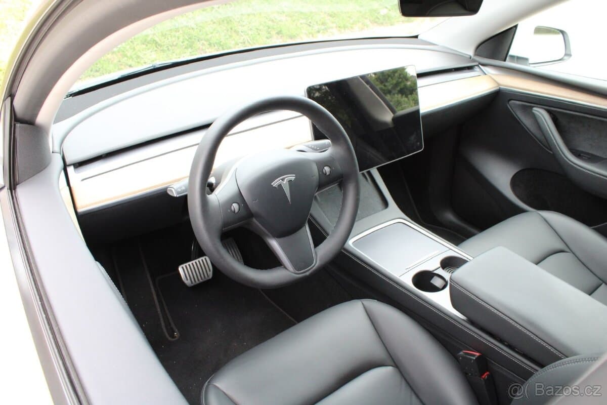 2021 Tesla MODEL Y - 11