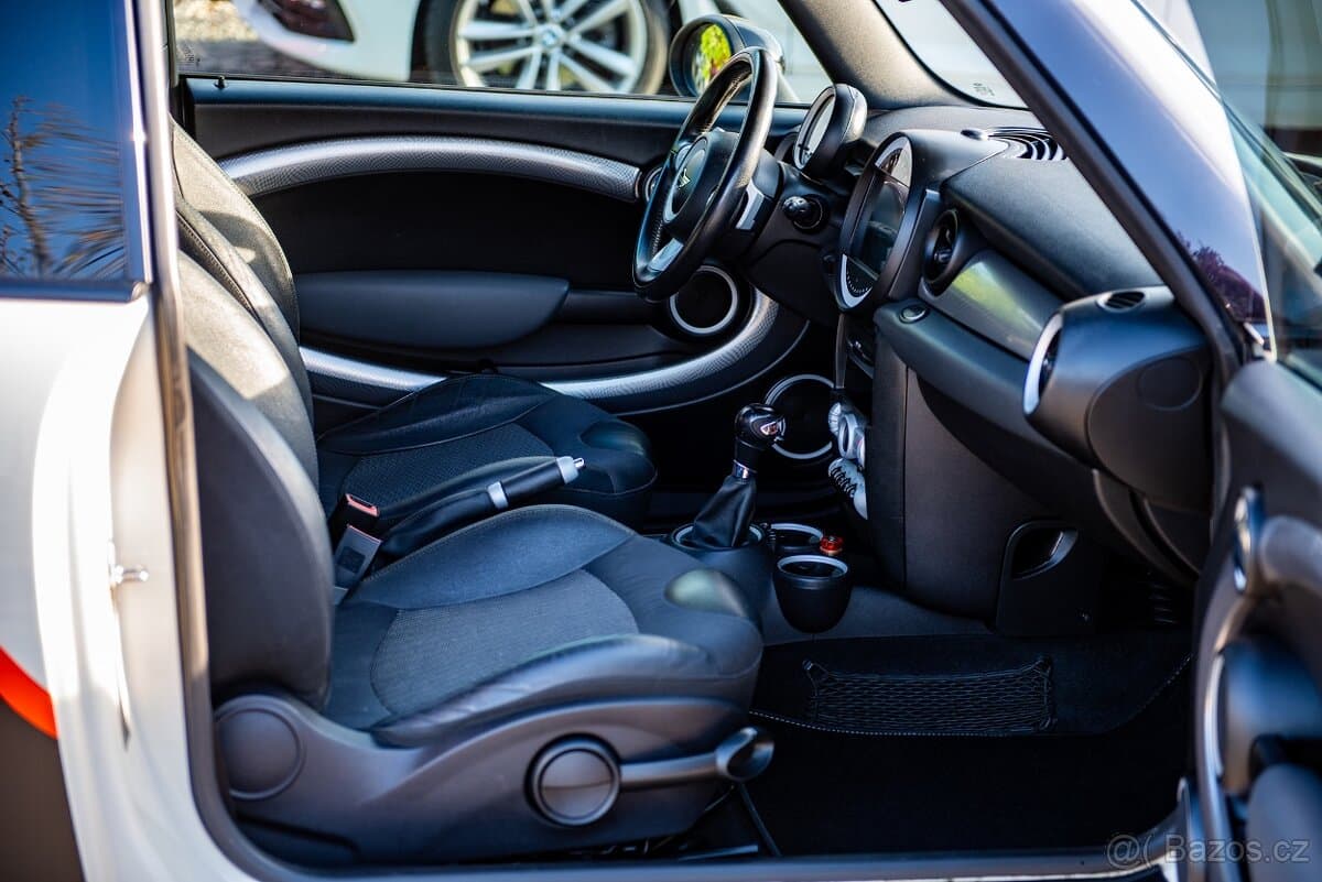 2008 Mini COOPER S - 11