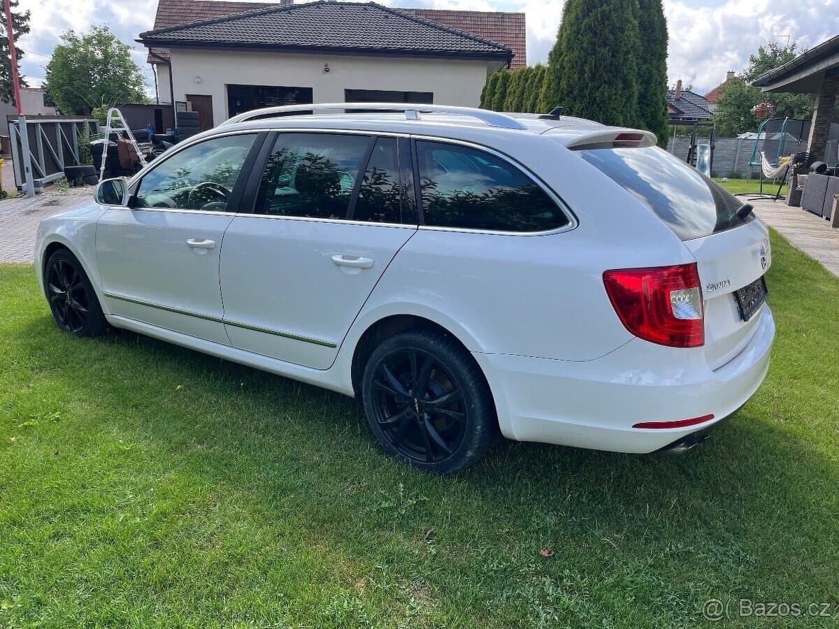2014 Škoda SUPERB - 11