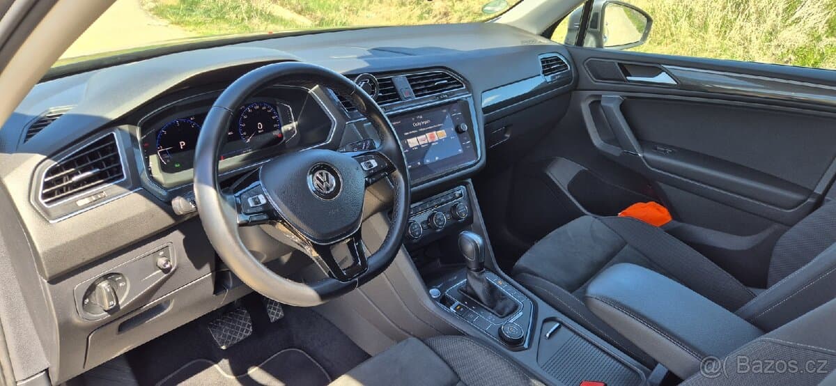 2020 Volkswagen TIGUAN - 11