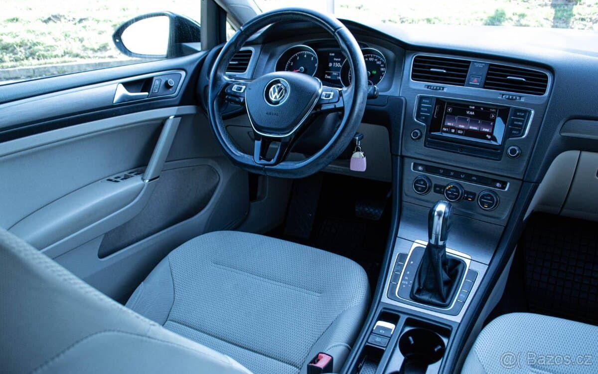 2013 Volkswagen GOLF - 11