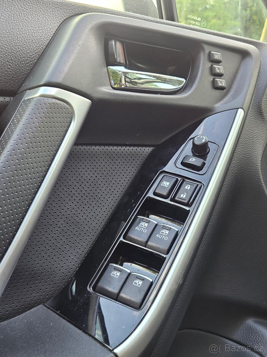 2019 Subaru FORESTER - 11