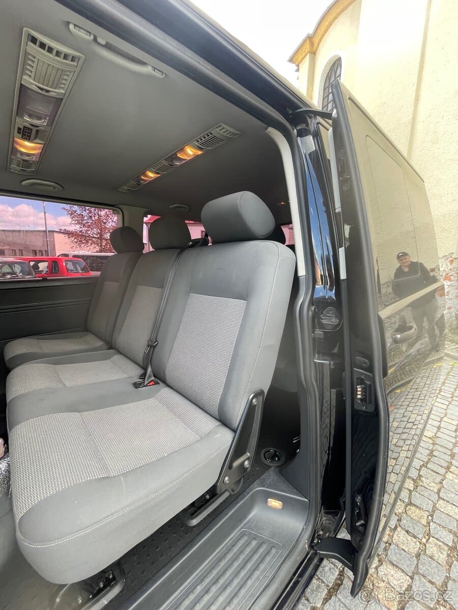 2013 Volkswagen CARAVELLE - 11