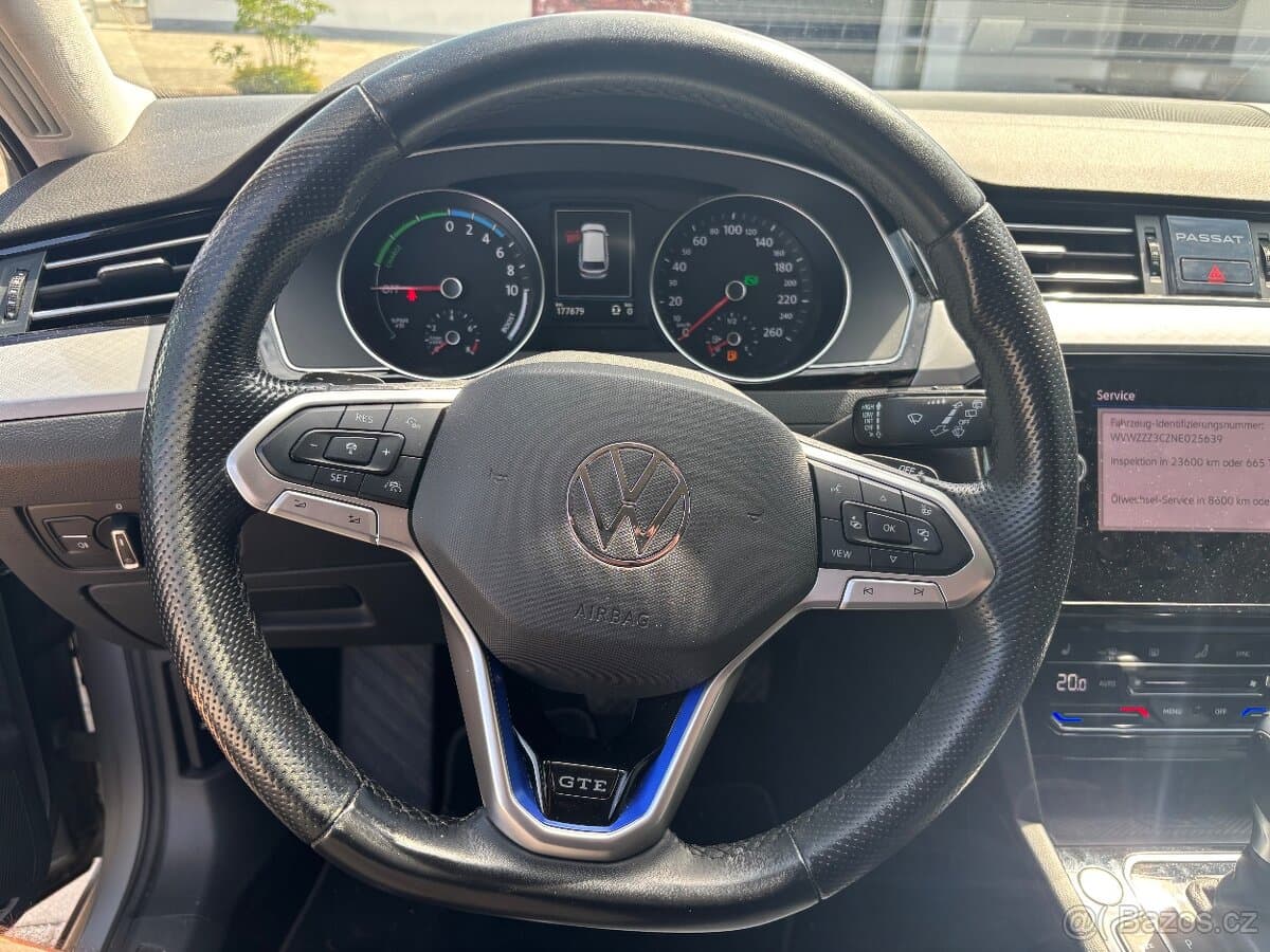 2021 Volkswagen PASSAT - 11