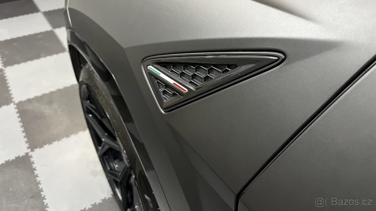 2020 Lamborghini URUS - 11