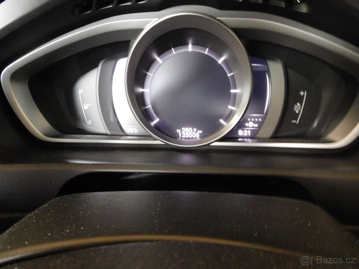 2018 Volvo V40 - 11