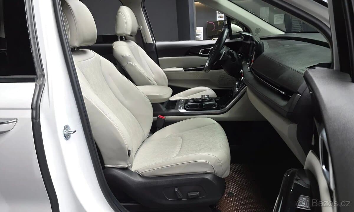 2021 Kia CARNIVAL - 11