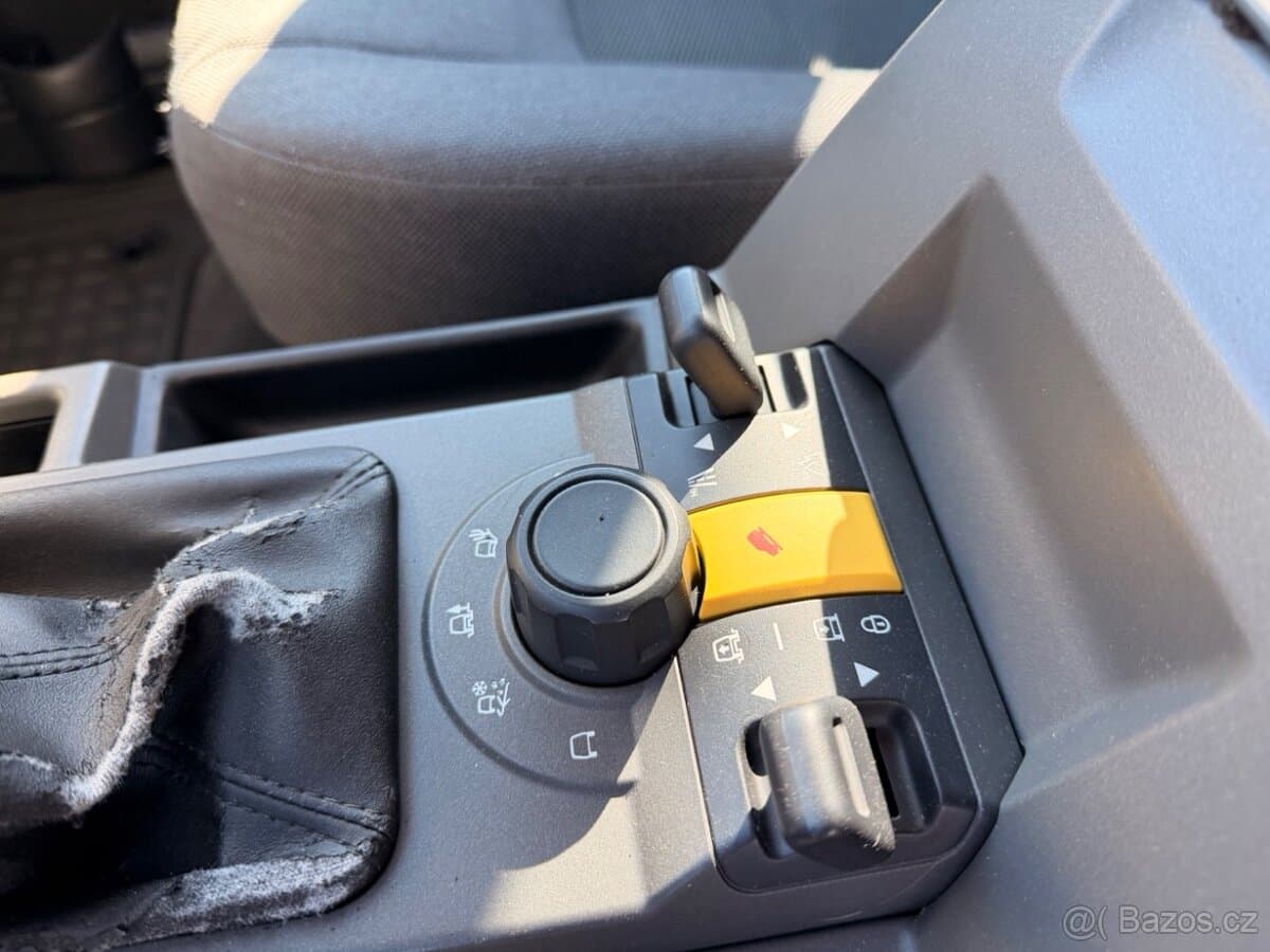 2005 Land Rover DISCOVERY - 11