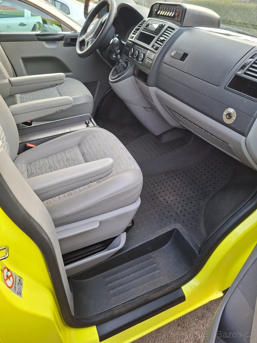 2010 Volkswagen TRANSPORTER - 11