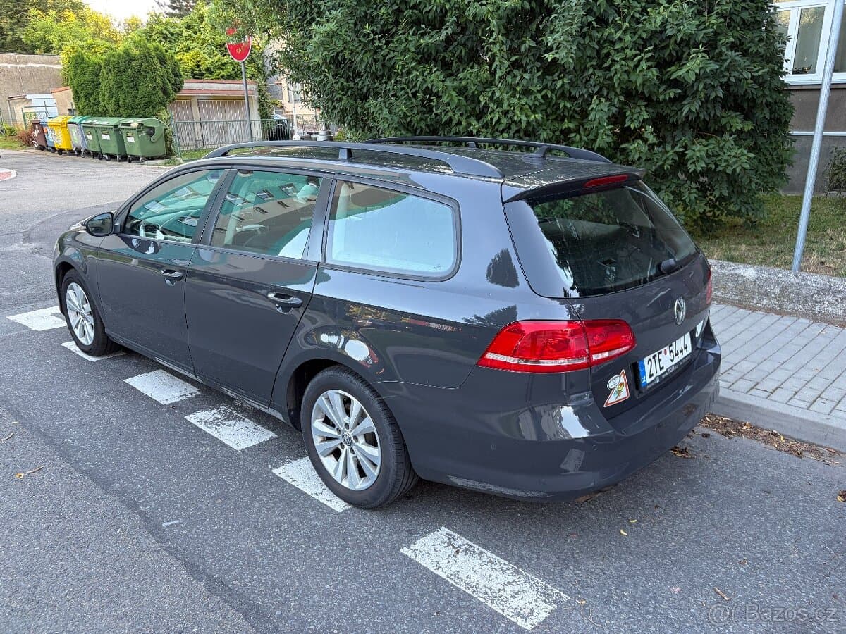 2013 Volkswagen PASSAT - 11