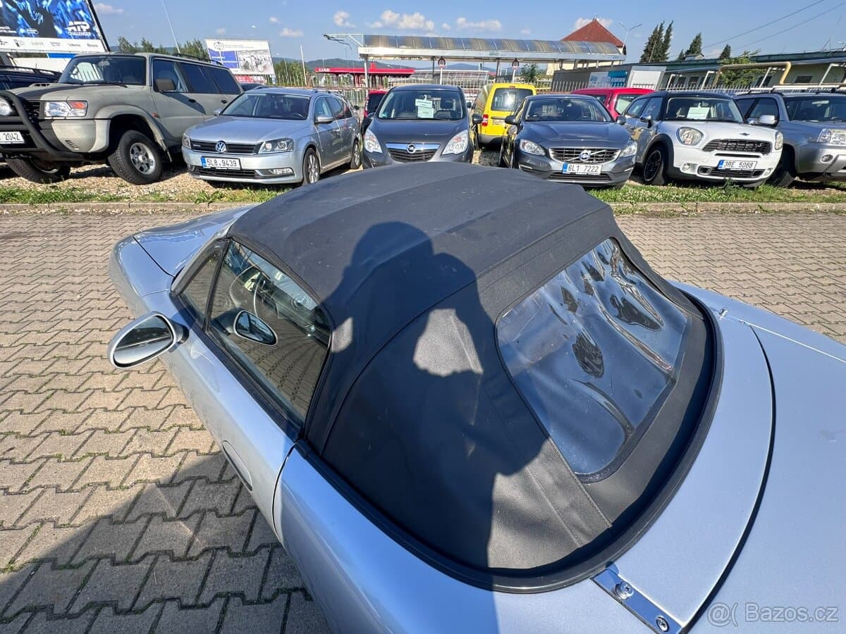 2000 Mazda 5 - 11