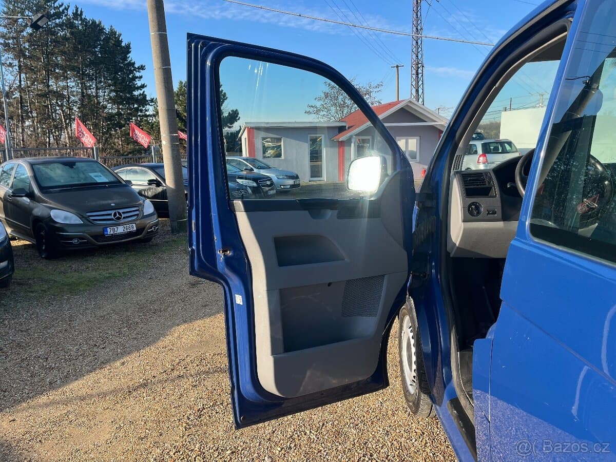 2007 Volkswagen CARAVELLE - 11