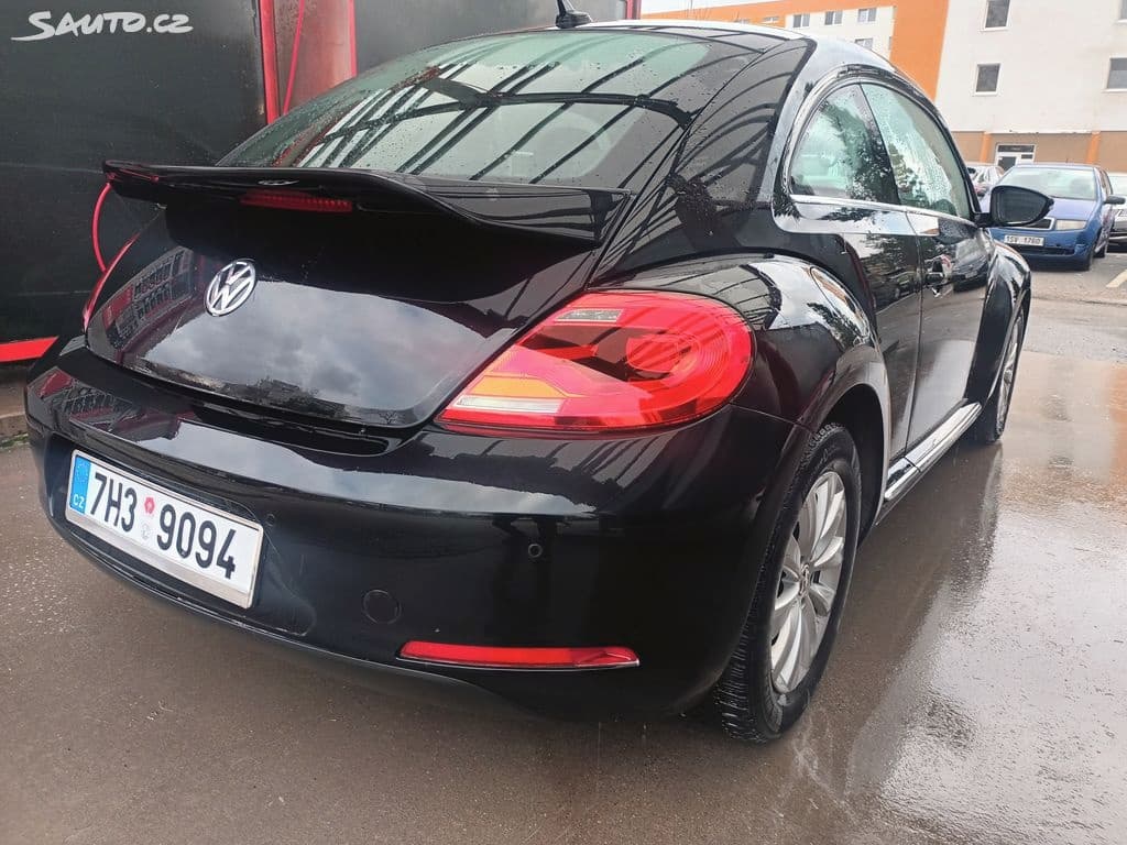 2013 Volkswagen BEETLE - 11