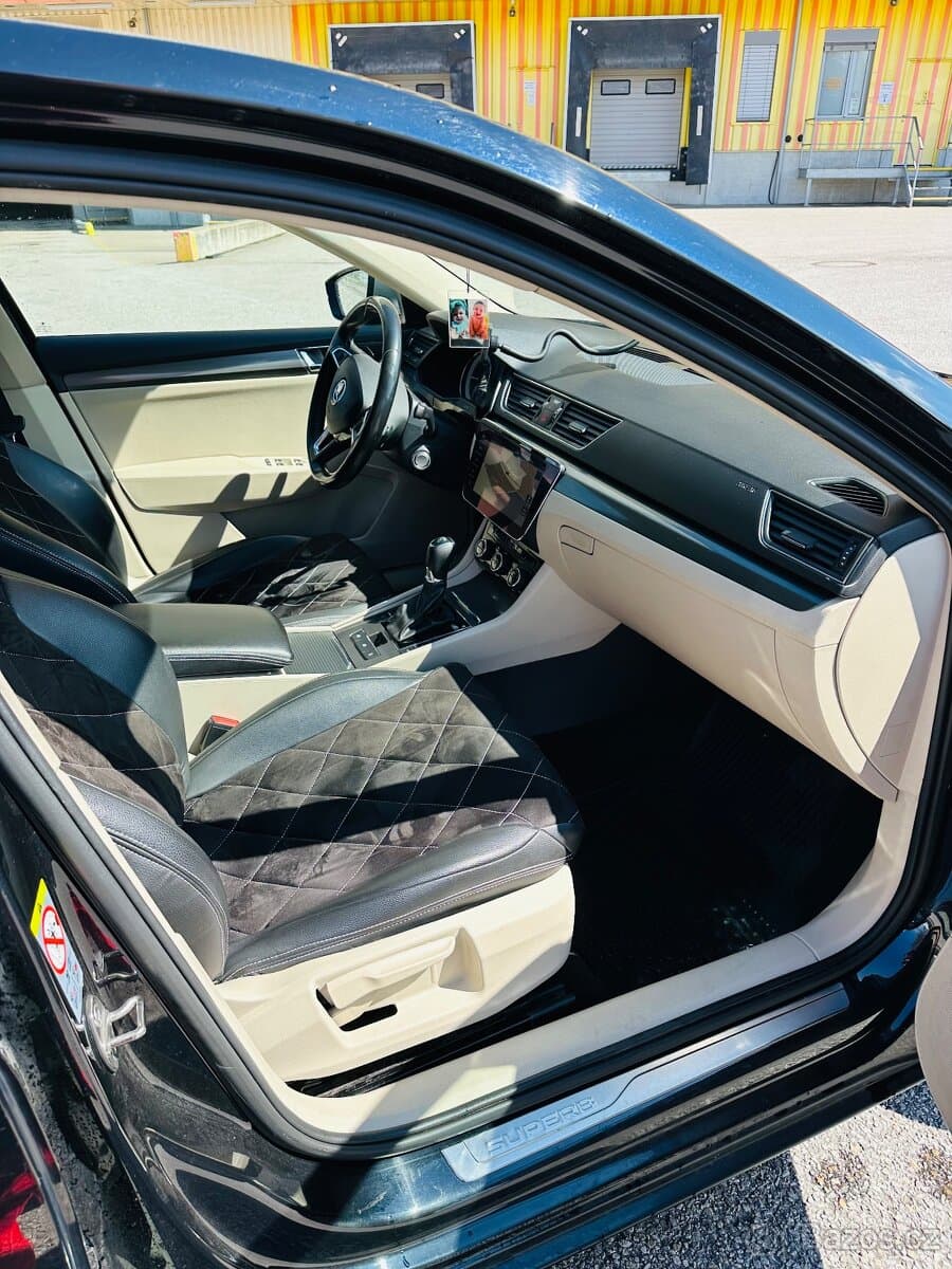2020 Škoda SUPERB - 11