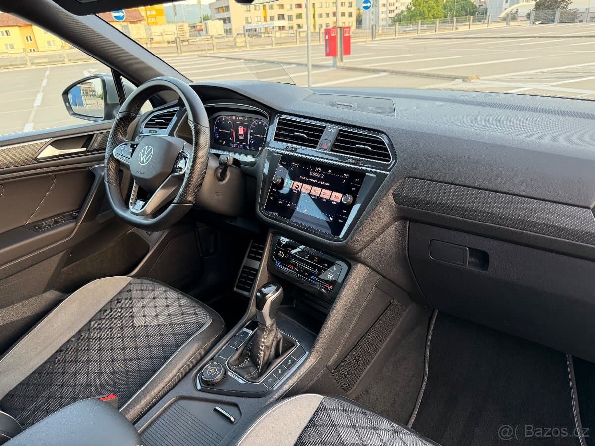 2023 Volkswagen TIGUAN - 11