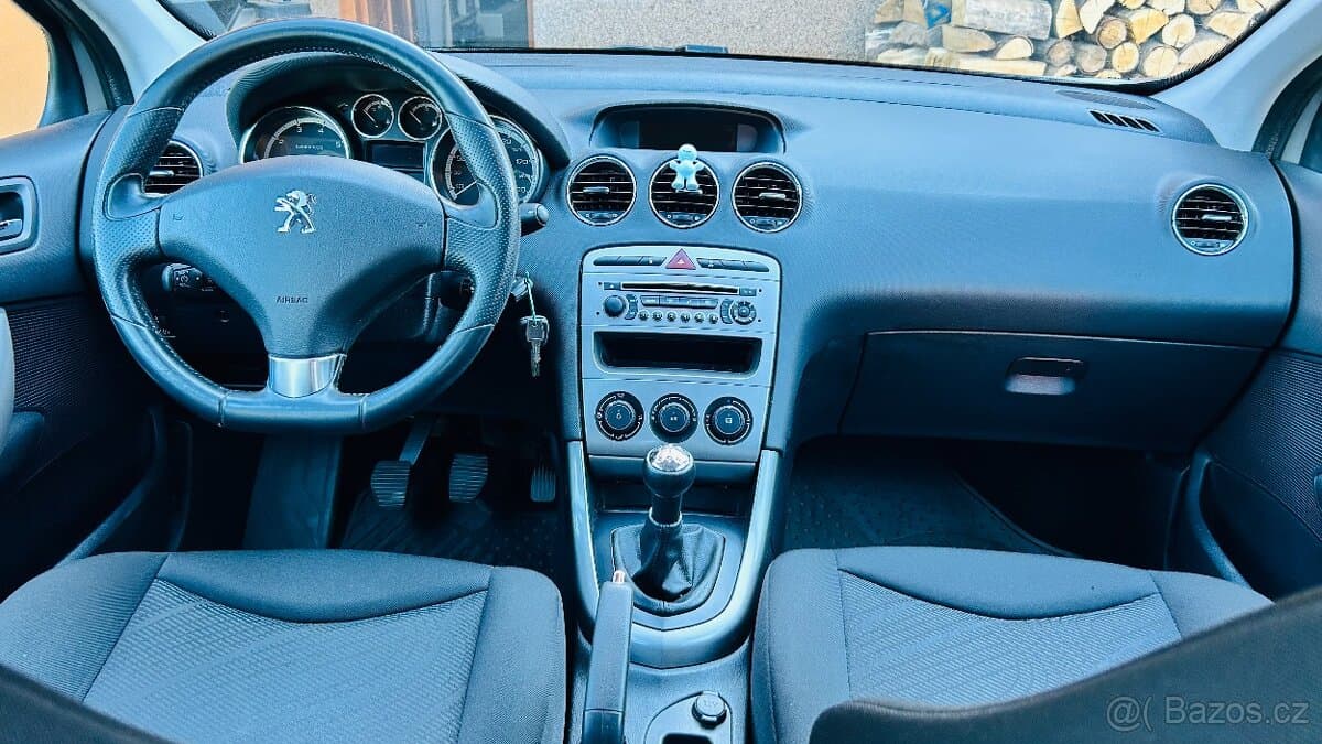 2013 Peugeot 308 - 11