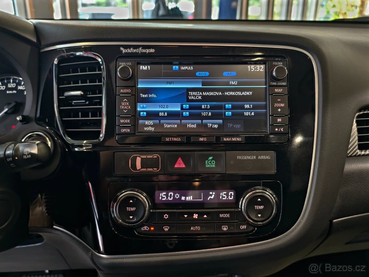 2012 Mitsubishi OUTLANDER - 11