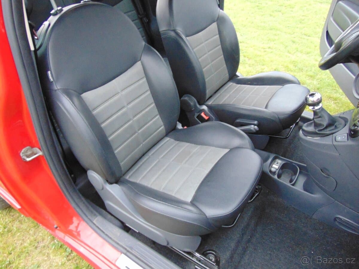 2010 Fiat 500 - 11