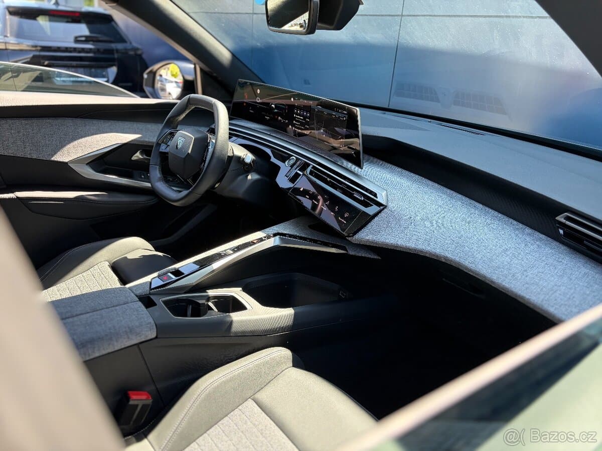 2025 Peugeot 3008 - 11