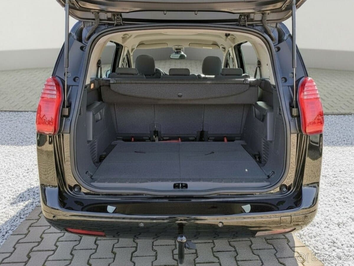 2017 Peugeot 5008 - 11