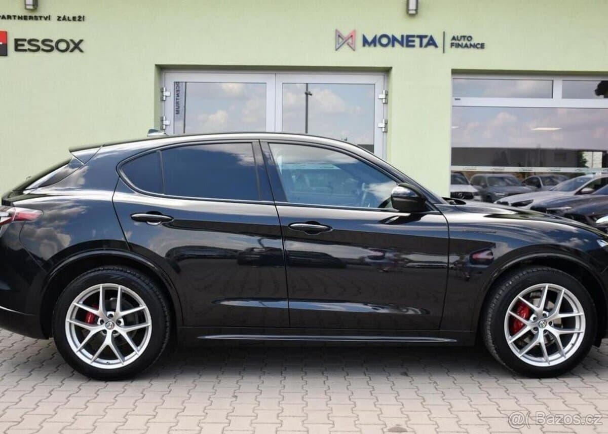 2023 Alfa Romeo STELVIO - 11