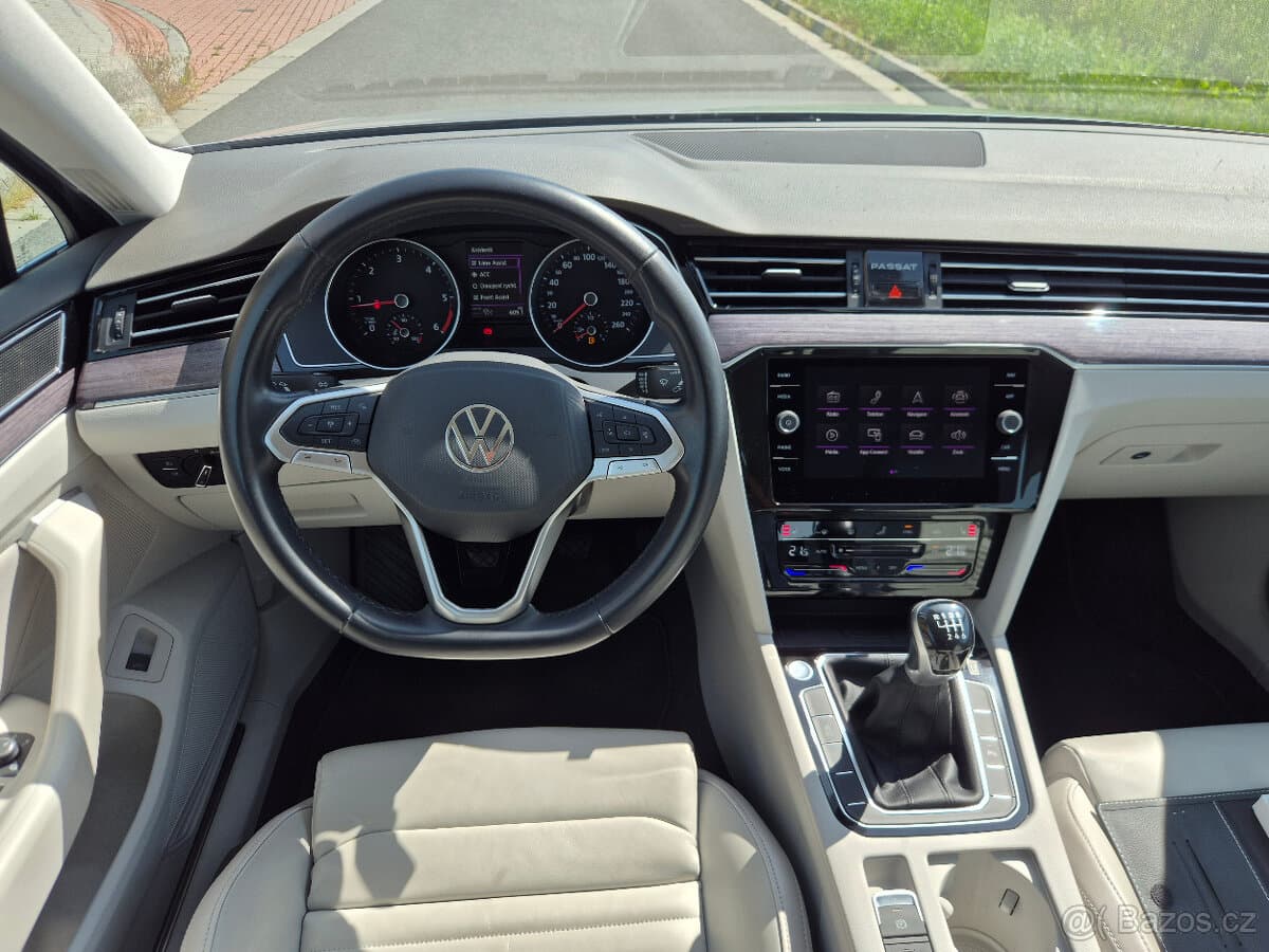 2021 Volkswagen PASSAT - 11