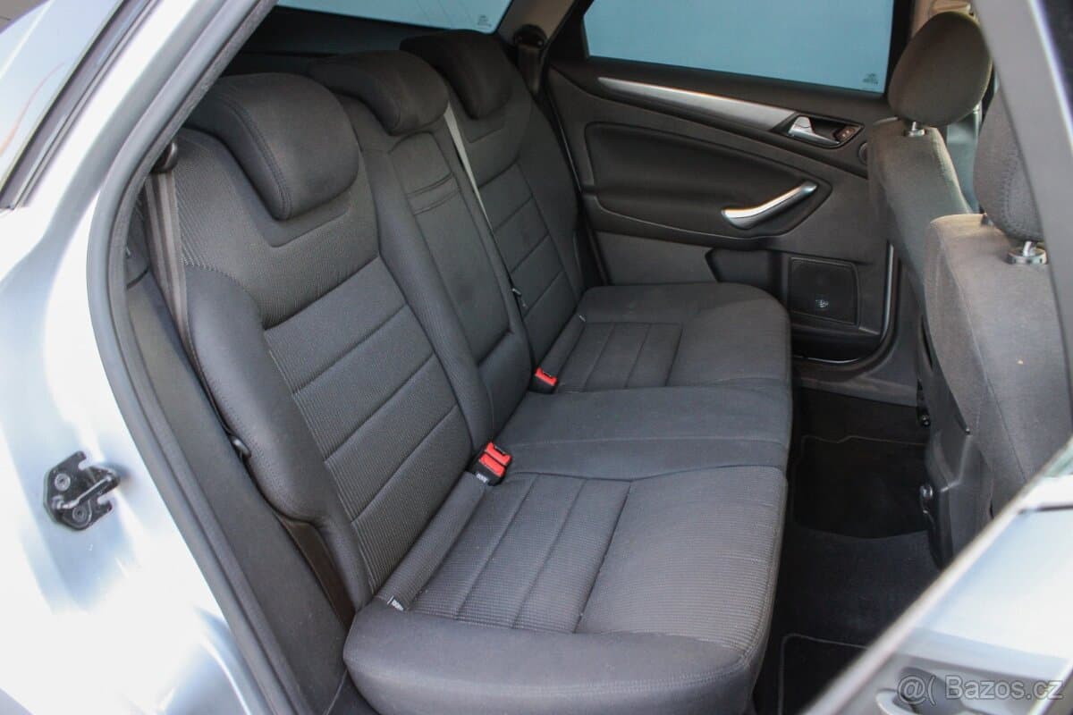 2011 Ford MONDEO - 11