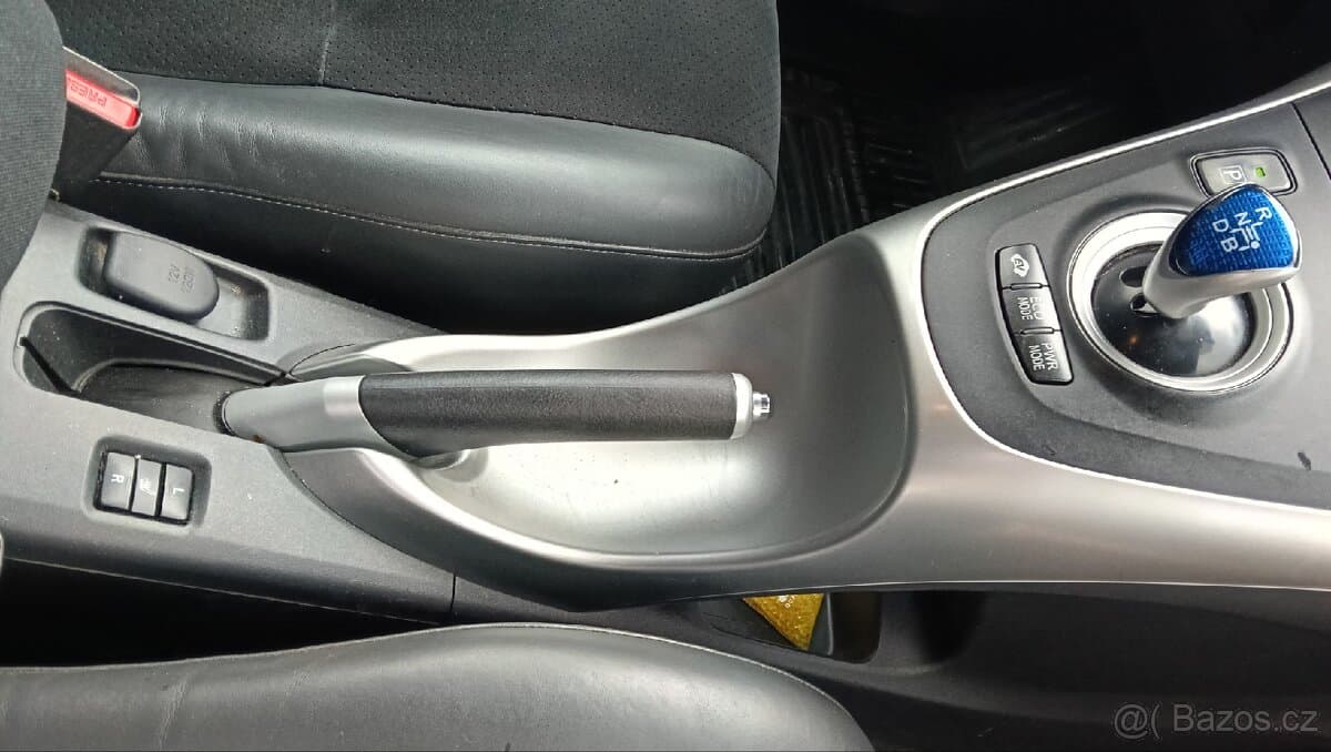 2011 Toyota AURIS - 11