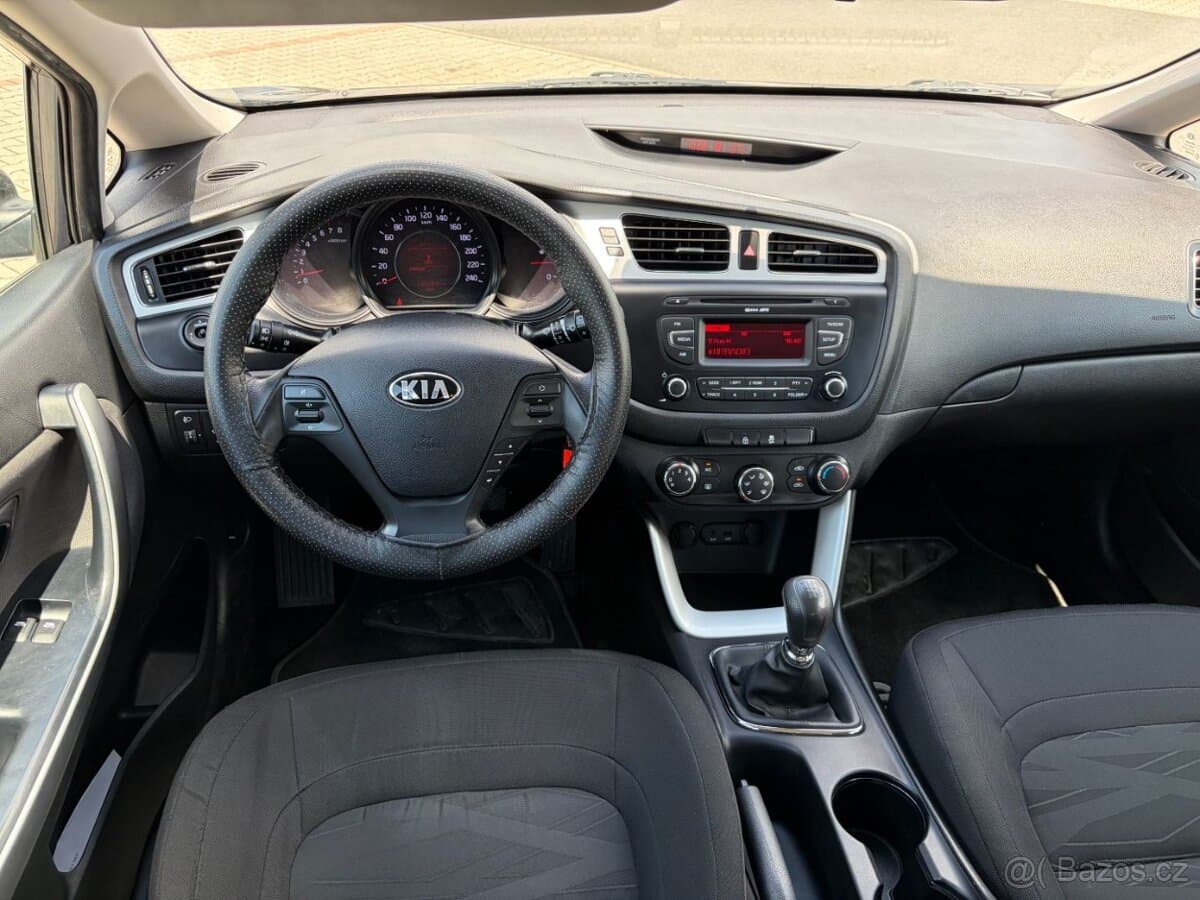 2012 Kia PROCEED - 11