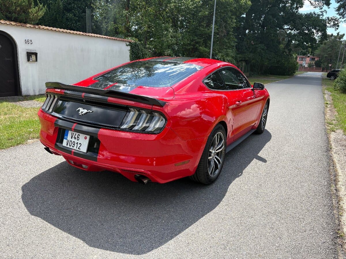 2016 Ford MUSTANG - 11
