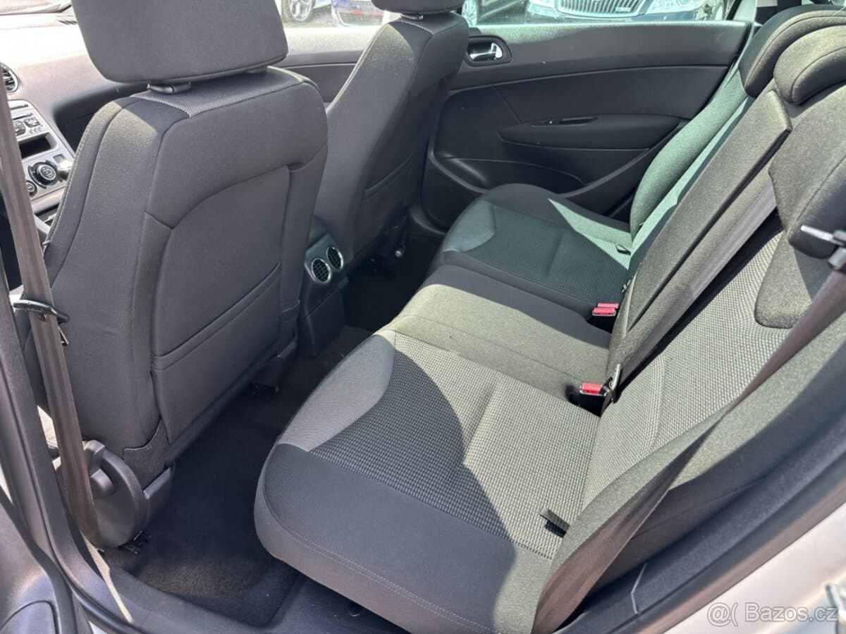 2013 Peugeot 308 - 11