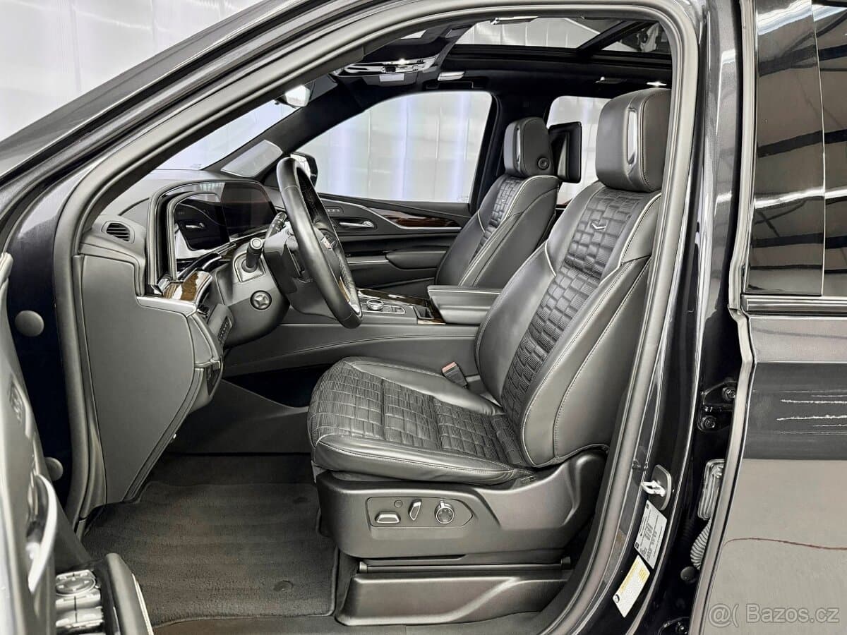 2022 Cadillac ESCALADE - 11