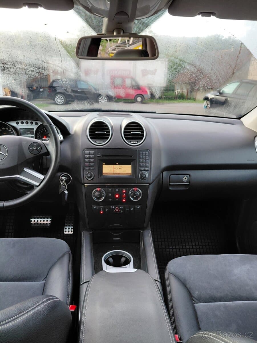 2011 Mercedes-Benz M-CLASS - 11