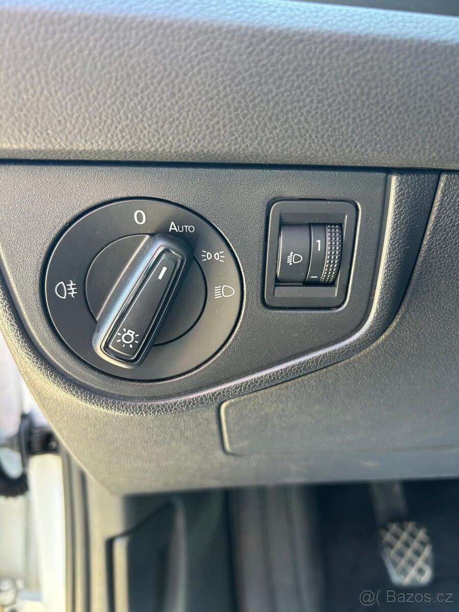 2022 Volkswagen POLO - 11