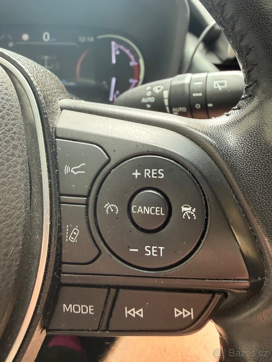 2019 Toyota RAV4 - 11