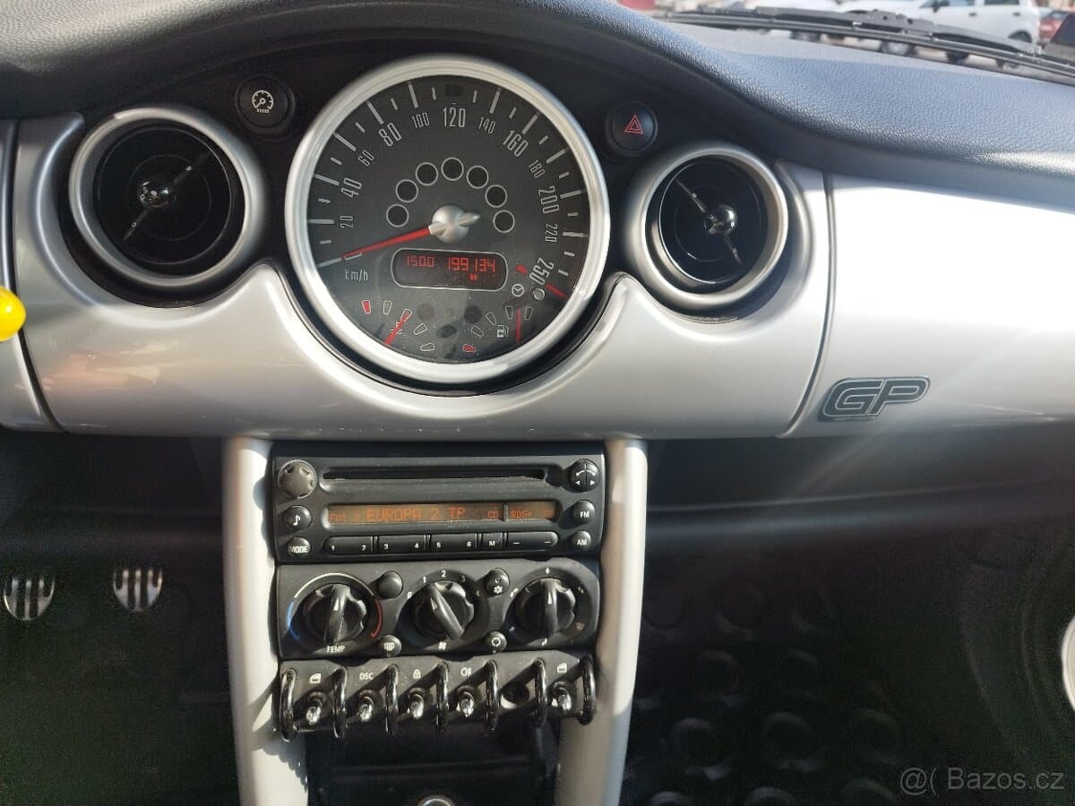 2006 Mini COOPER - 11