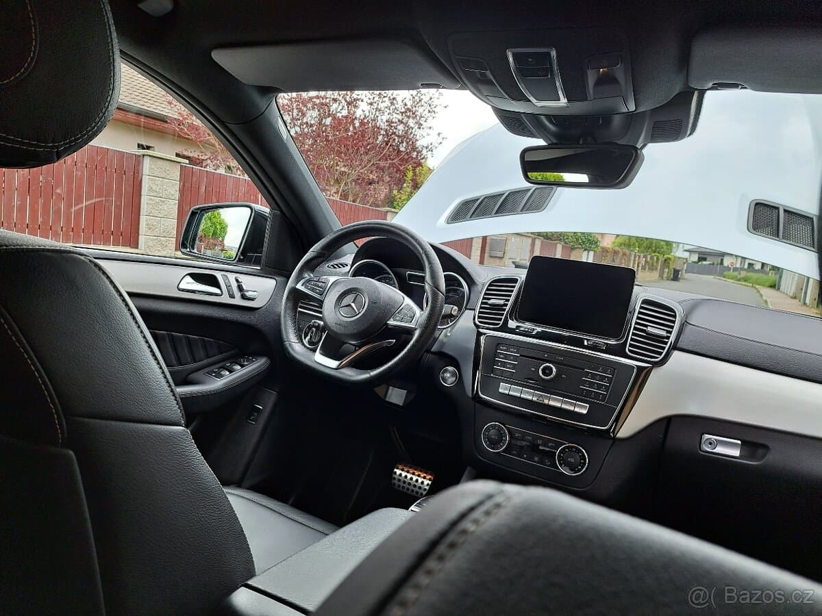 2017 Mercedes-Benz GL - 11