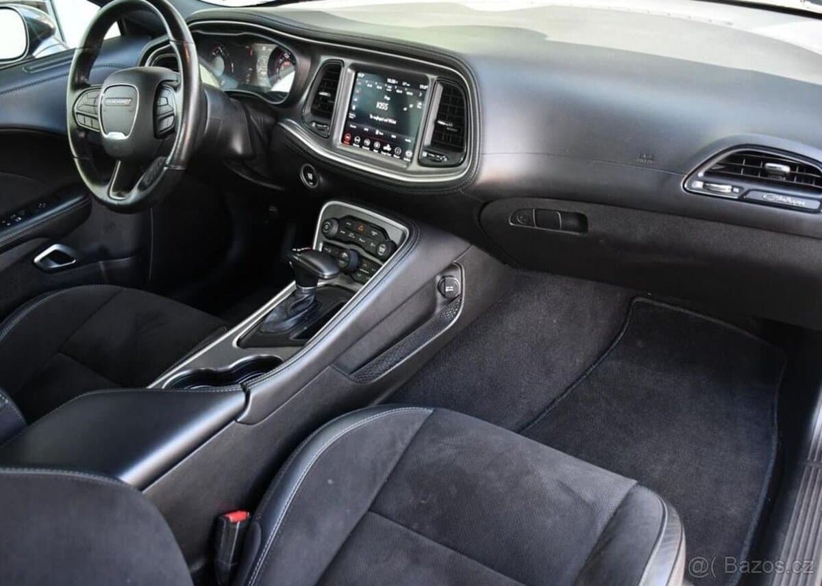 2020 Dodge CHALLENGER - 11