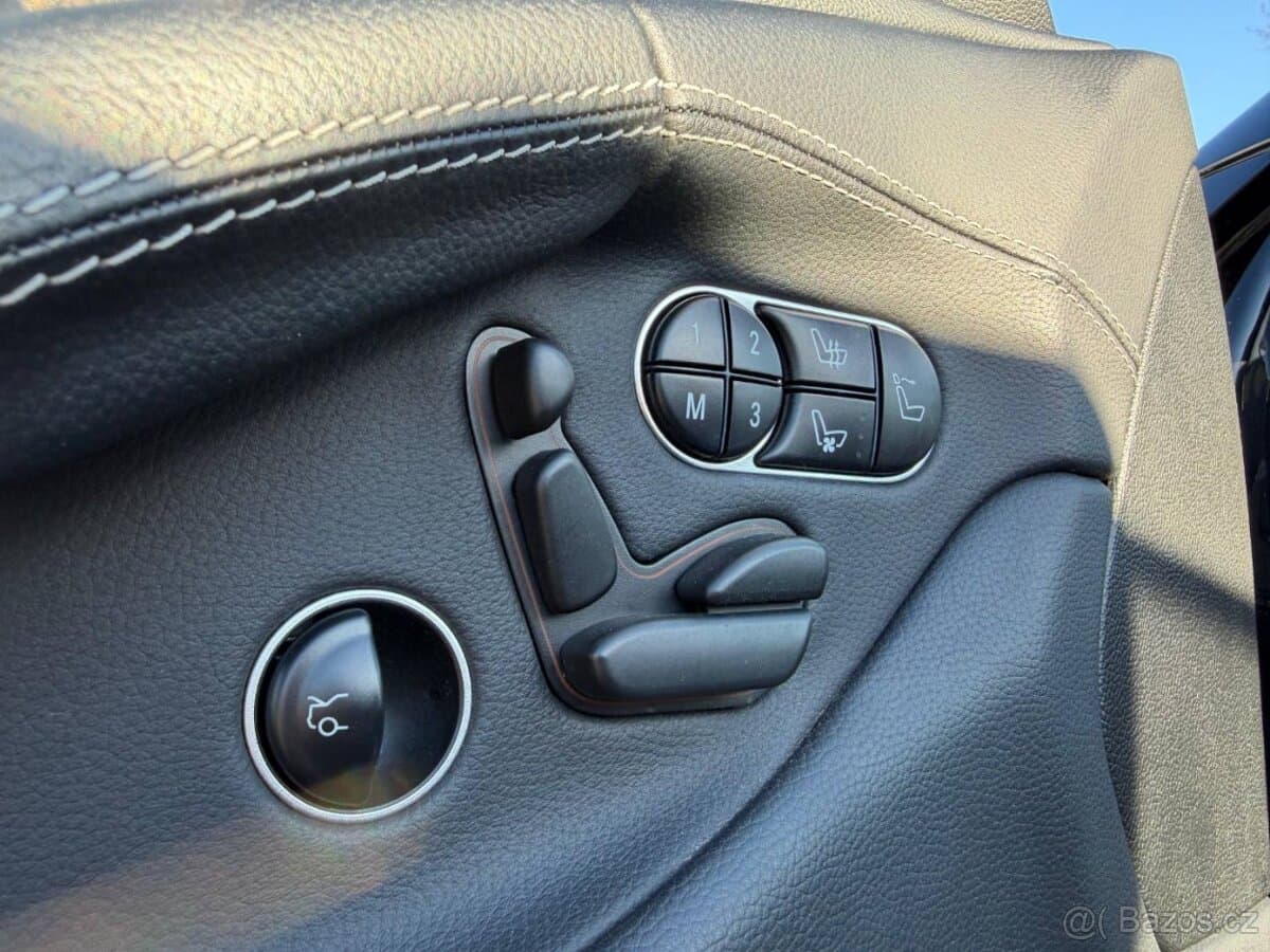 2009 Mercedes-Benz SL - 11
