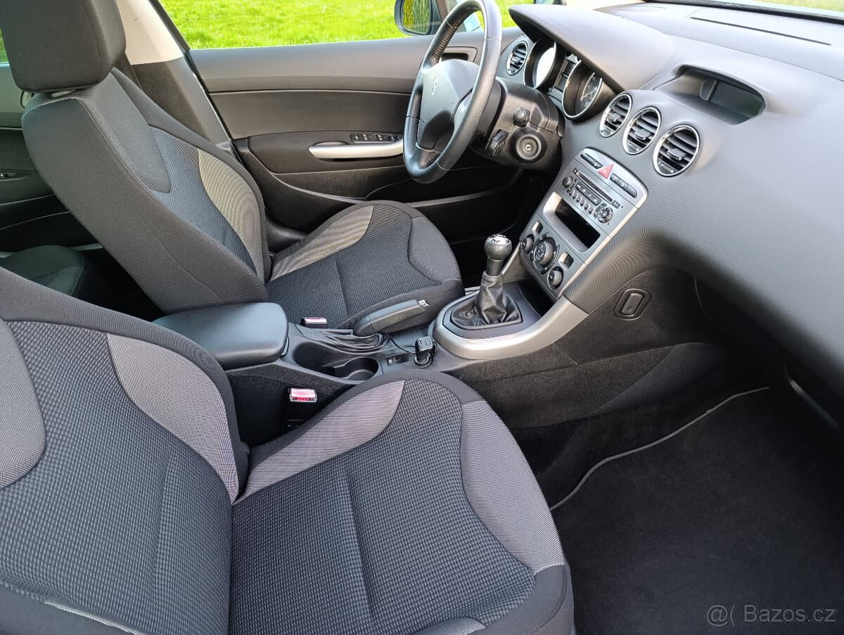 2011 Peugeot 308 - 11