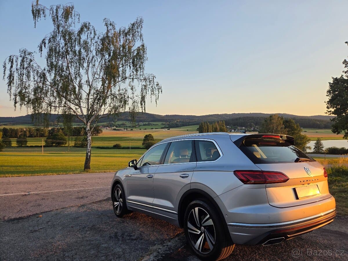 2018 Volkswagen TOUAREG - 11