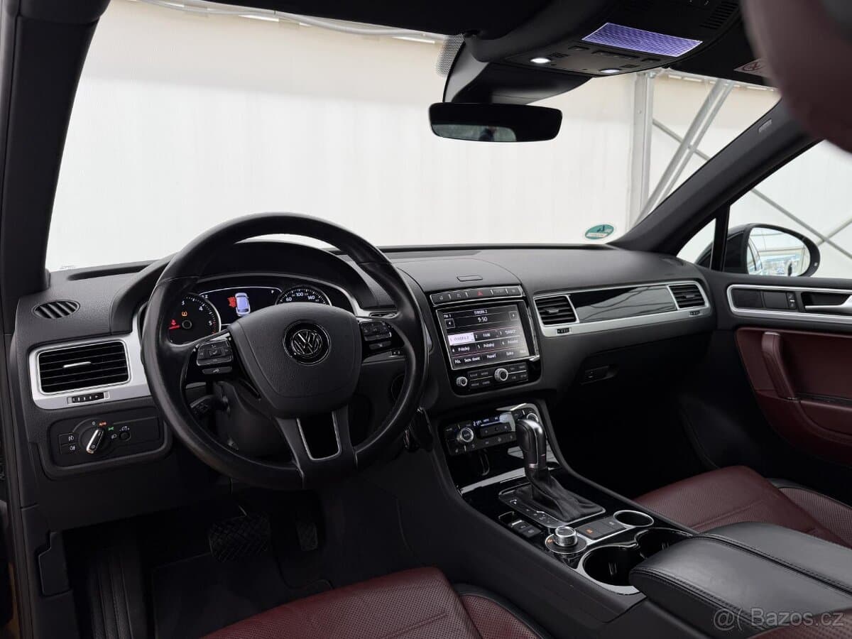 2017 Volkswagen TOUAREG - 11